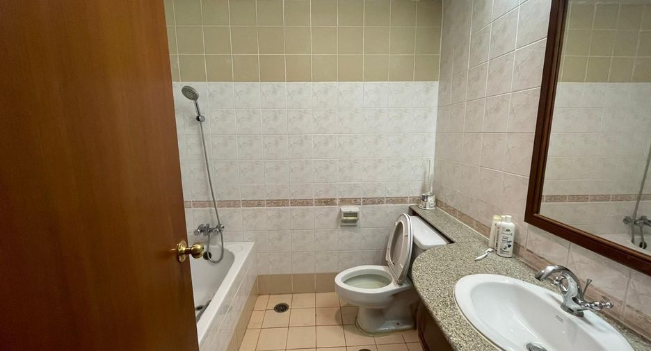 Condo en venta de 3 habitaciones en Sathon, Bangkok