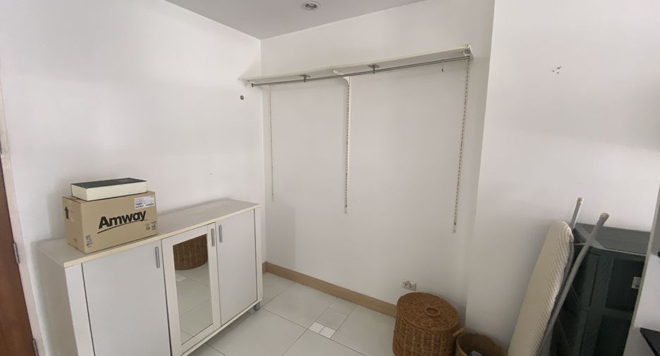 For rent 1 bed condo in Khlong San, Bangkok