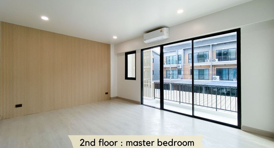 For sale 3 bedrooms townhouse in Bueng Kum, Bangkok