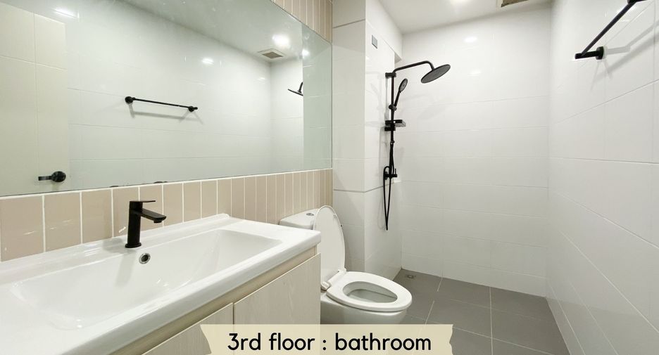 For sale 3 bedrooms townhouse in Bueng Kum, Bangkok