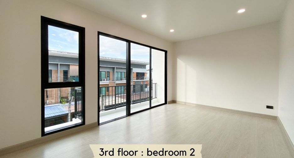For sale 3 bedrooms townhouse in Bueng Kum, Bangkok