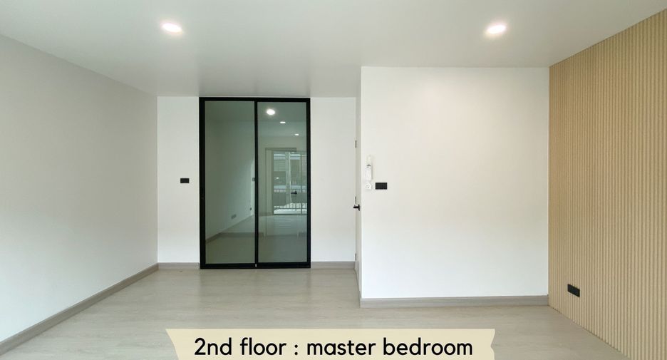 For sale 3 bedrooms townhouse in Bueng Kum, Bangkok