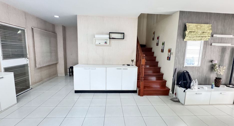 For sale 3 bedrooms townhouse in Bang Phli, Samut Prakan