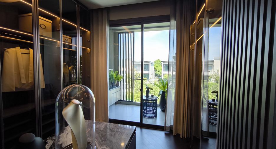 For sale 5 bedrooms house in Thawi Watthana, Bangkok