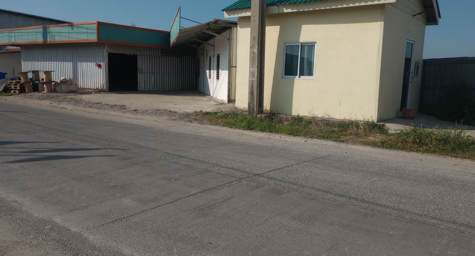 For rent 4 bedrooms house in Bang Bo, Samut Prakan