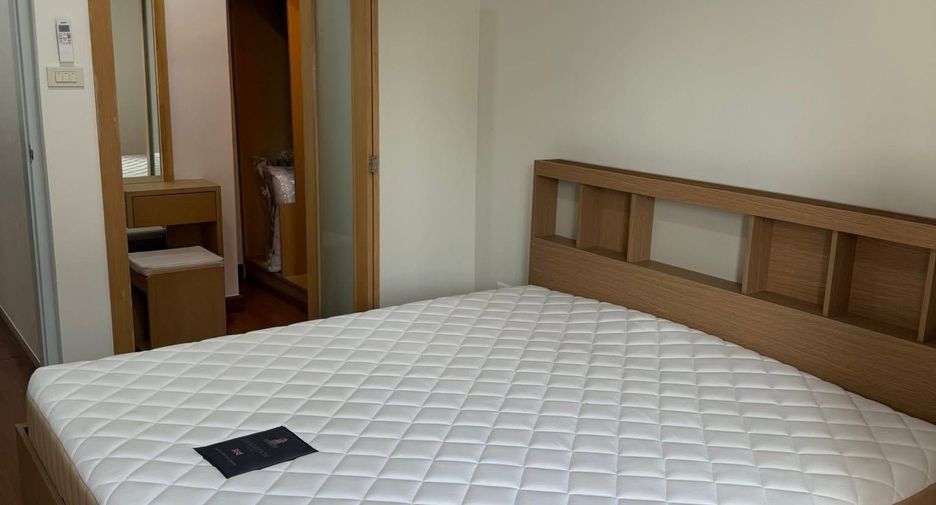 For rent 2 bedrooms condo in Phra Khanong, Bangkok