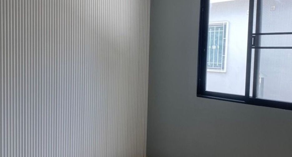 For sale 3 bedrooms townhouse in Don Mueang, Bangkok