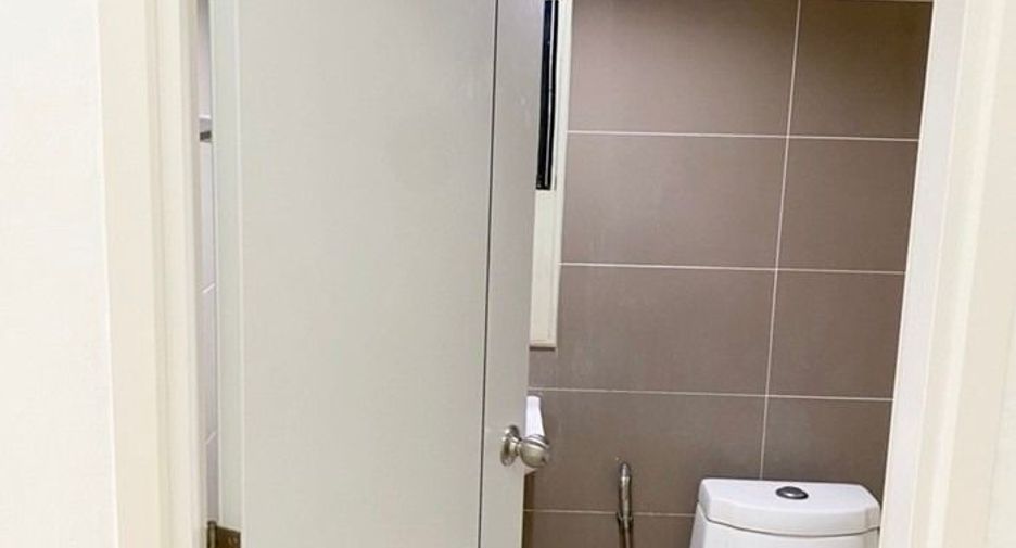For sale 3 bedrooms townhouse in Don Mueang, Bangkok