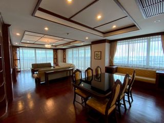 For rent 3 bedrooms condo in Yan Nawa, Bangkok