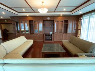 For rent 3 bedrooms condo in Yan Nawa, Bangkok