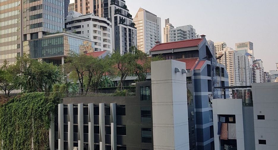 For rent 1 bed condo in Khlong Toei, Bangkok