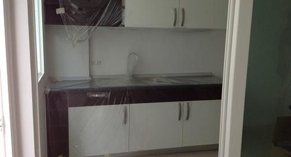 À vendre 3 chambres maison de ville à Bang Phli, Samut Prakan