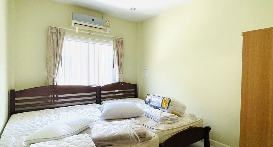 For rent 3 bedrooms townhouse in Mueang Phuket, Phuket