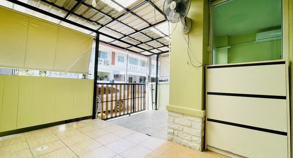 For rent 3 bedrooms townhouse in Mueang Phuket, Phuket