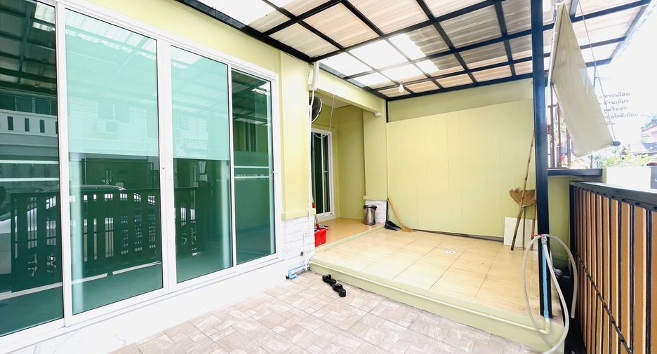 For rent 3 bedrooms townhouse in Mueang Phuket, Phuket