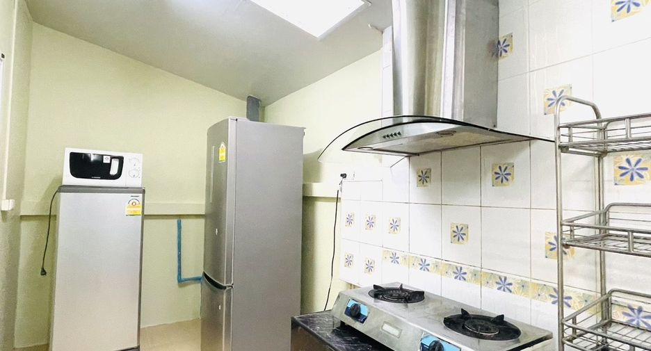 For rent 3 bedrooms townhouse in Mueang Phuket, Phuket