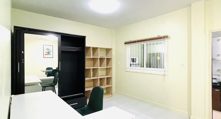 For rent 3 bedrooms townhouse in Mueang Phuket, Phuket