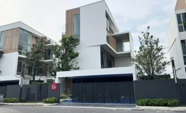 For rent 3 bedrooms house in Saphan Sung, Bangkok