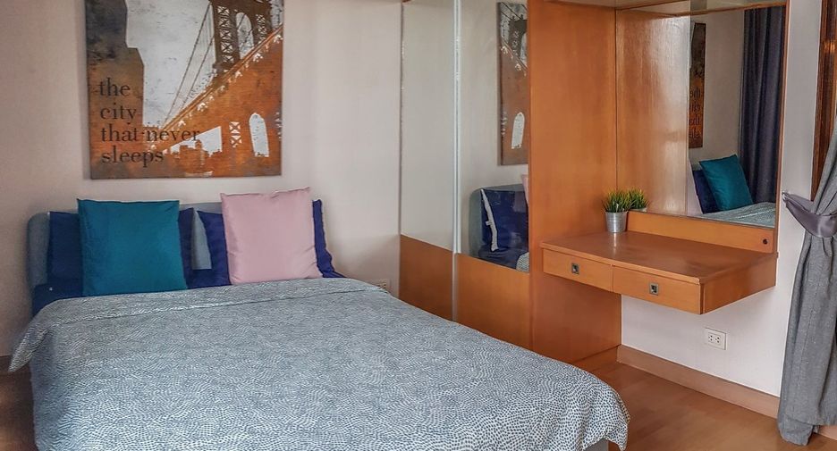 For rent 2 bedrooms condo in Khlong Toei, Bangkok