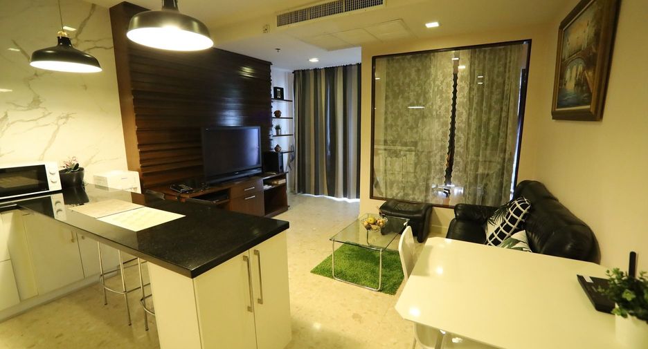 For rent 2 bedrooms condo in Khlong Toei, Bangkok