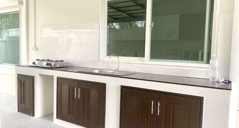 For rent 5 bedrooms house in Thalang, Phuket