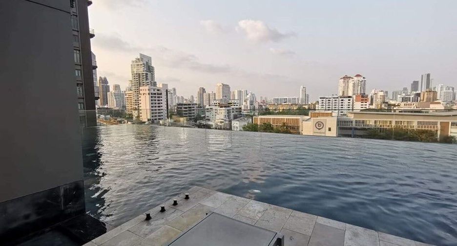 For sale 1 bed condo in Khlong Toei, Bangkok