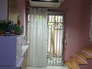 For rent 3 bedrooms townhouse in Yan Nawa, Bangkok