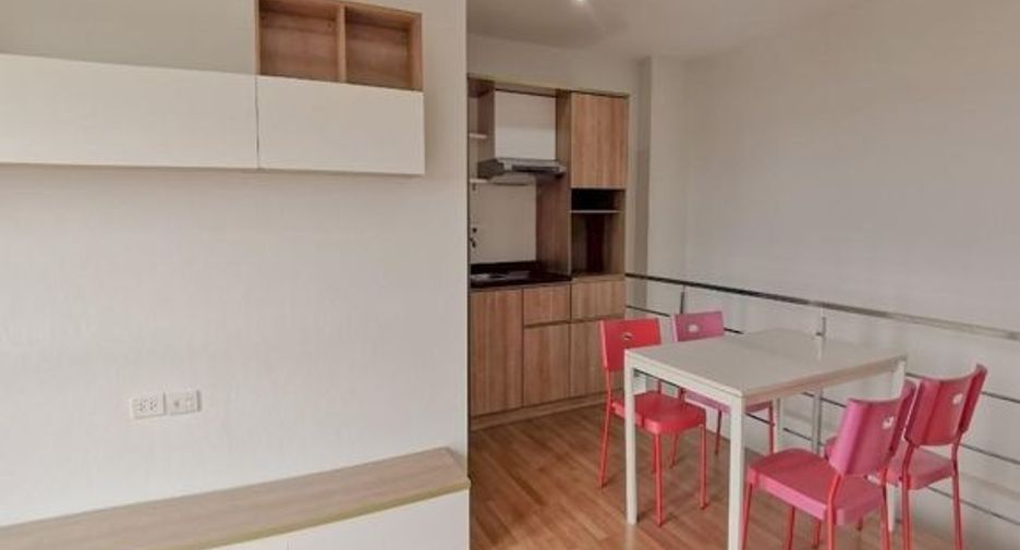 For sale 2 ベッドルーム condo in Bang Sao Thong, Samut Prakan