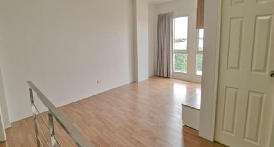 For sale 2 ベッドルーム condo in Bang Sao Thong, Samut Prakan