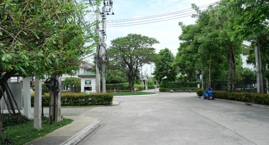 For sale and for rent 3 bedrooms house in Bang Phli, Samut Prakan