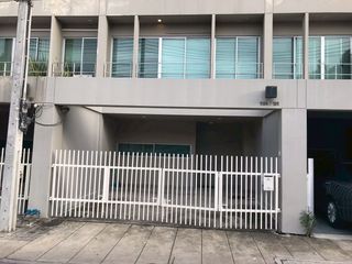 For sale and for rent 3 bedrooms townhouse in Suan Luang, Bangkok