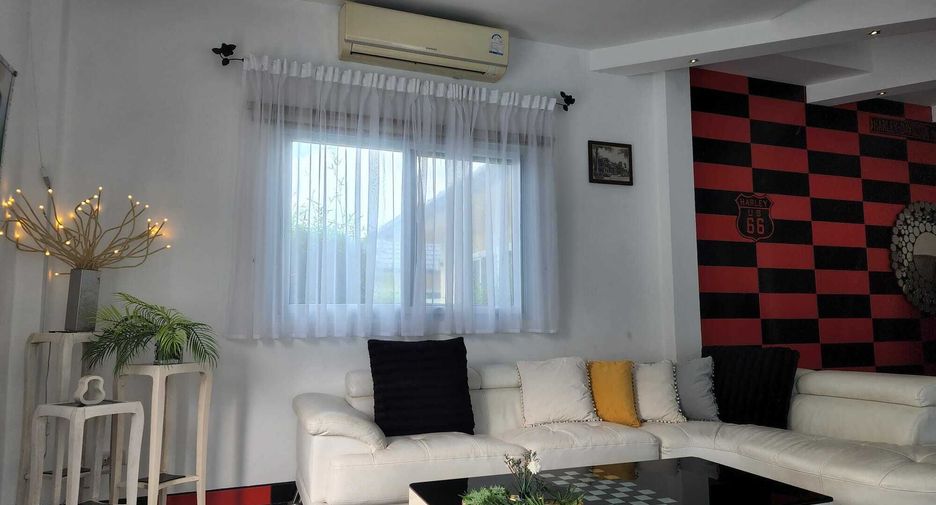 For rent 3 bedrooms villa in Mueang Phuket, Phuket