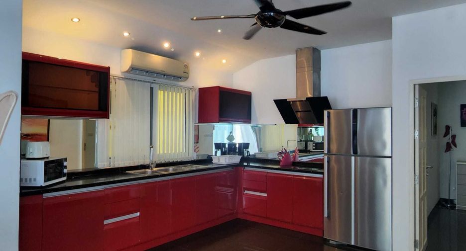 For rent 3 bedrooms villa in Mueang Phuket, Phuket