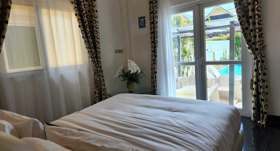 For rent 3 bedrooms villa in Mueang Phuket, Phuket
