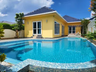 For rent 3 bedrooms villa in Mueang Phuket, Phuket
