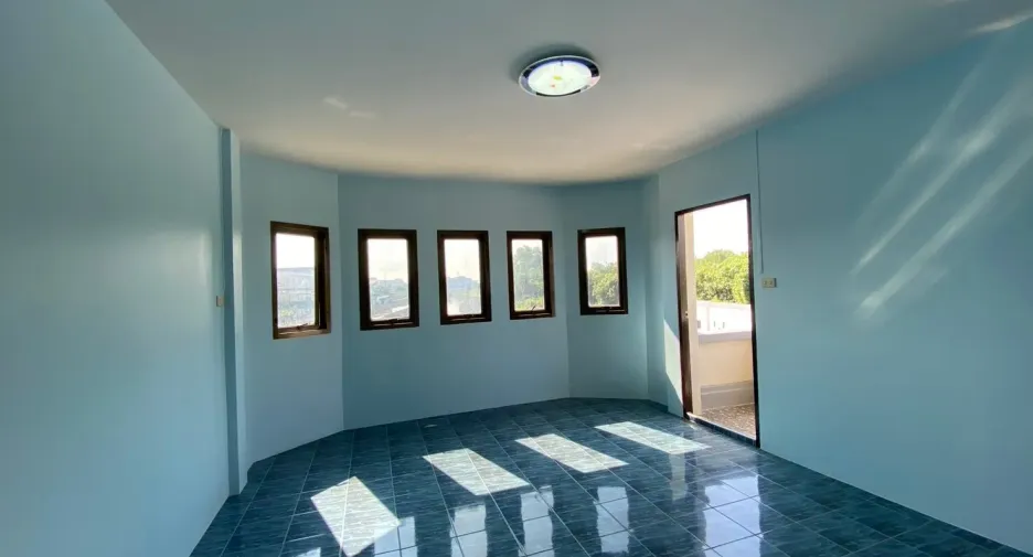 Casa en venta de 5 habitaciones en Bang Khun Thian, Bangkok