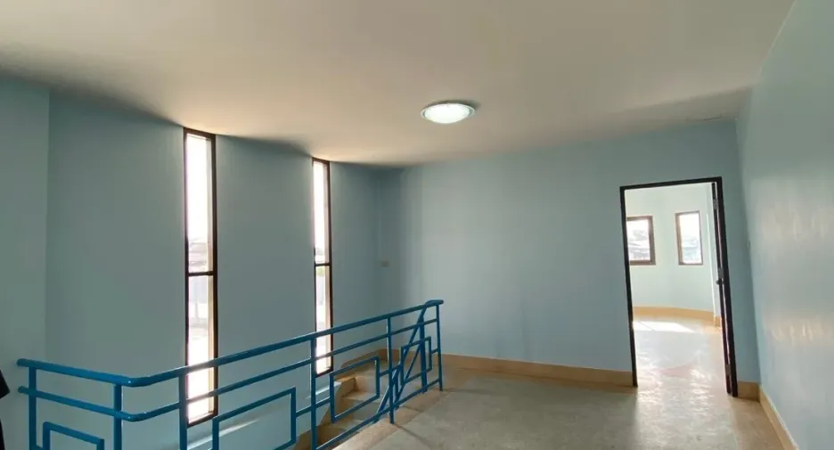 Casa en venta de 5 habitaciones en Bang Khun Thian, Bangkok