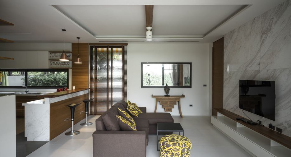 À vendre et à louer 4 chambres villa à Watthana, Bangkok