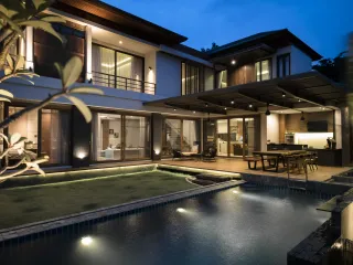 For sale and for rent 4 bedrooms villa in Watthana, Bangkok