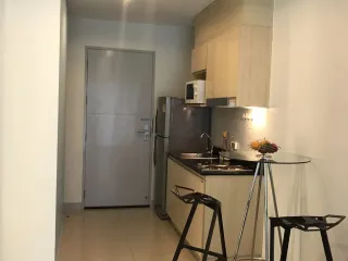 Wohnung zur Miete mit 1 Zimmer in Huai Khwang, Bangkok