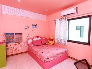 For sale 4 bedrooms townhouse in Bang Khun Thian, Bangkok