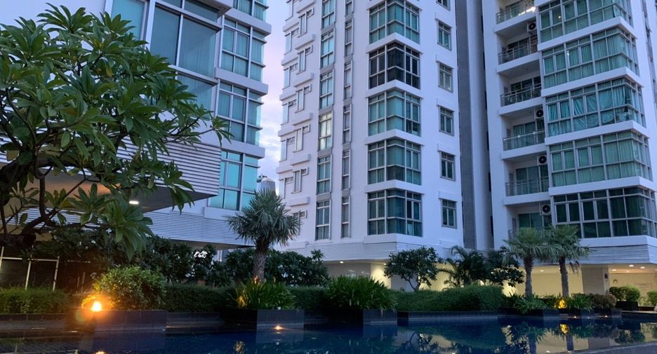 For rent studio condo in Khlong Toei, Bangkok