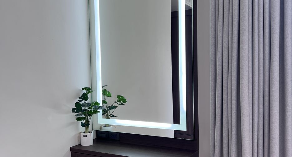 For rent 3 bedrooms condo in Khlong Toei, Bangkok