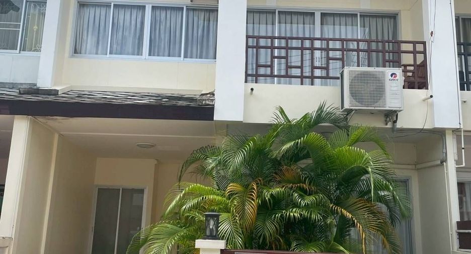 For rent 3 bedrooms townhouse in Thalang, Phuket