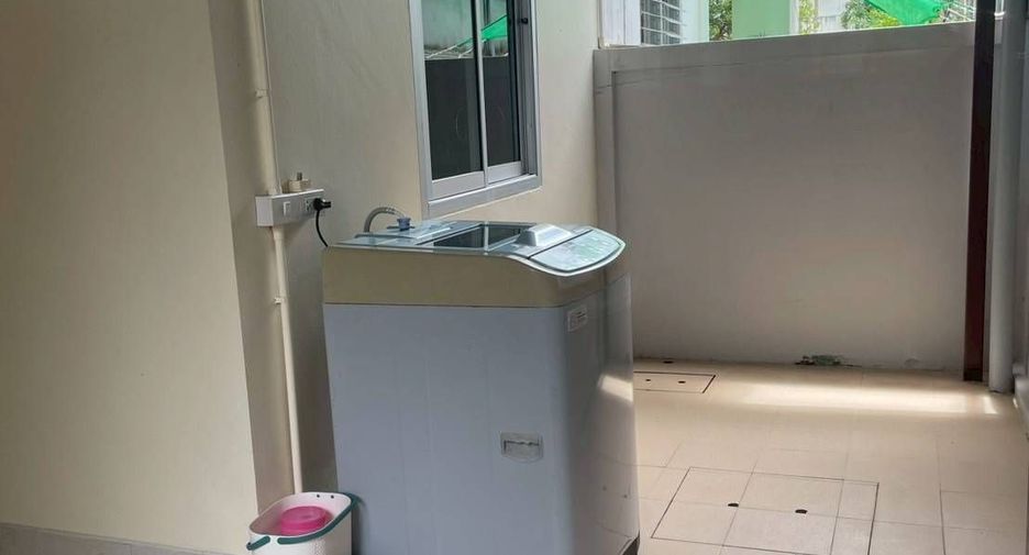 For rent 3 bedrooms townhouse in Thalang, Phuket