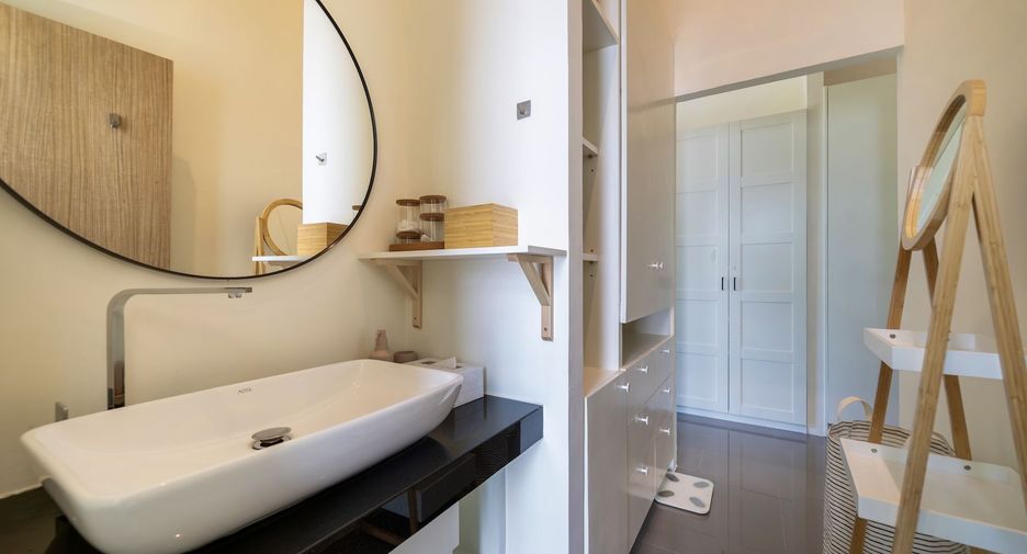 Villa zur Miete und zum Kauf mit 4 Zimmer in Thalang, Phuket