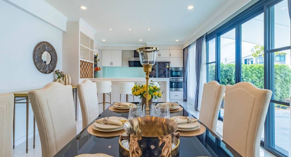 À vendre et à louer 4 chambres villa à Mueang Phuket, Phuket