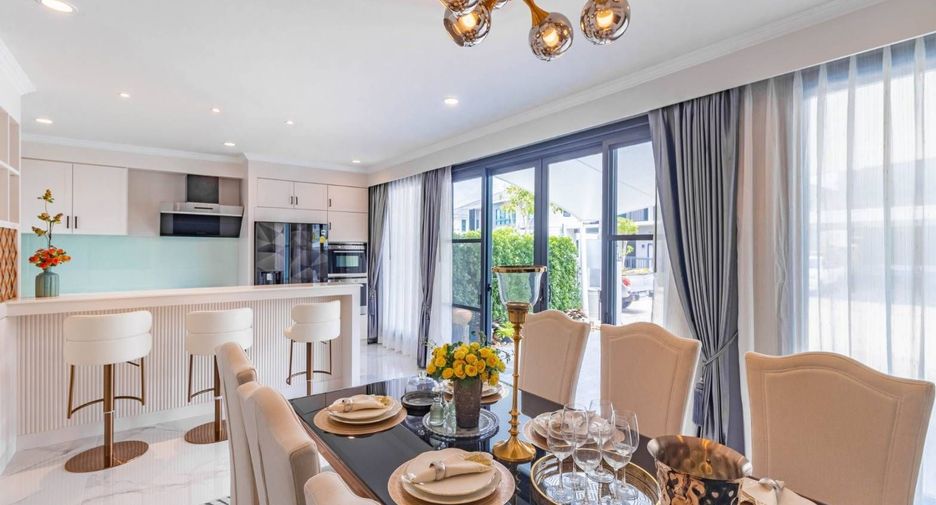 À vendre et à louer 4 chambres villa à Mueang Phuket, Phuket