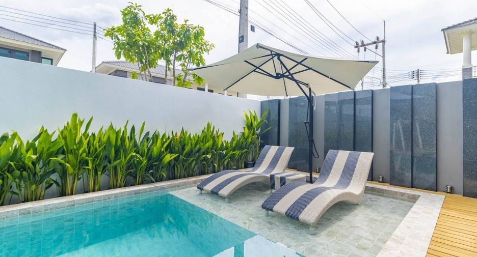 À vendre et à louer 4 chambres villa à Mueang Phuket, Phuket