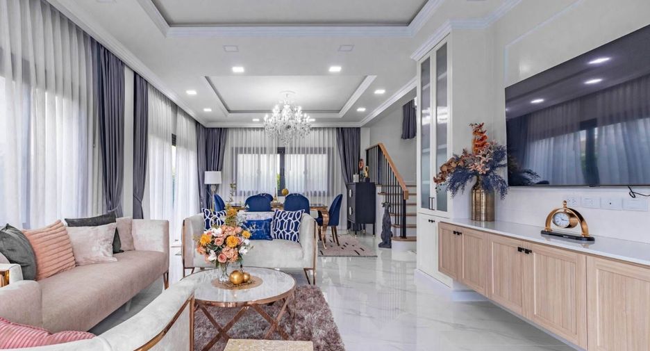 À vendre et à louer 4 chambres villa à Mueang Phuket, Phuket